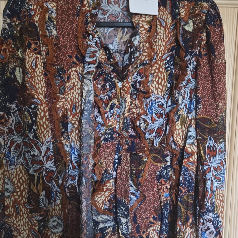JJ's Fairyland Women's Brown/Blue Floral V-Neck Button Front Blouse, S, Poly